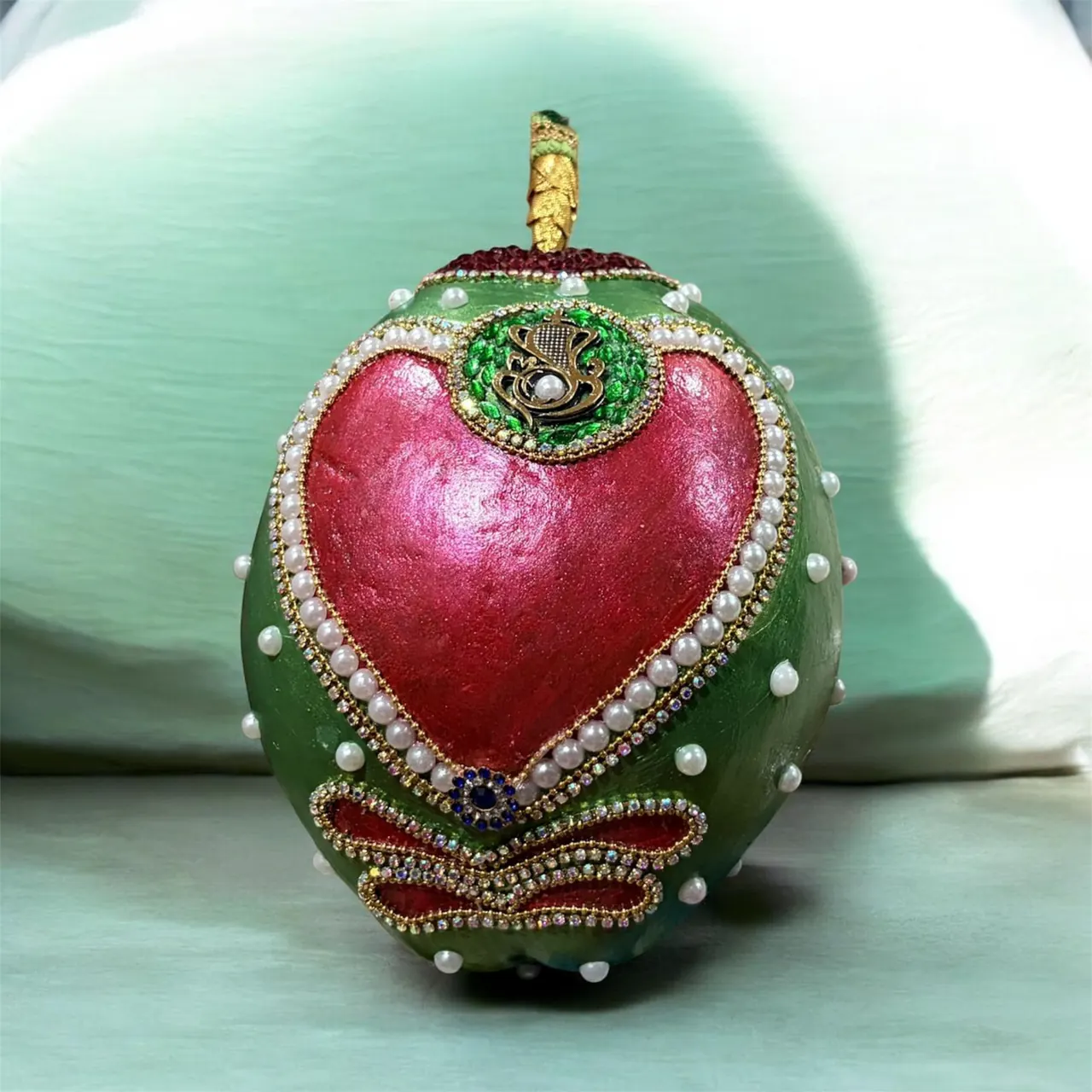 Decorated Kobbari Bondam — Heart Motif