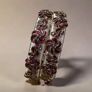 Swirl Kundan Bangles